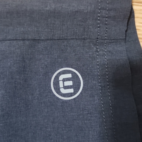 Travis Mathew ZIPLINE ACTIVE SHORT 7.5 IN size small - Picture 3 of 10